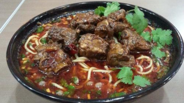 豌豆炸酱面的做法 重庆小面配方面食的做法教程