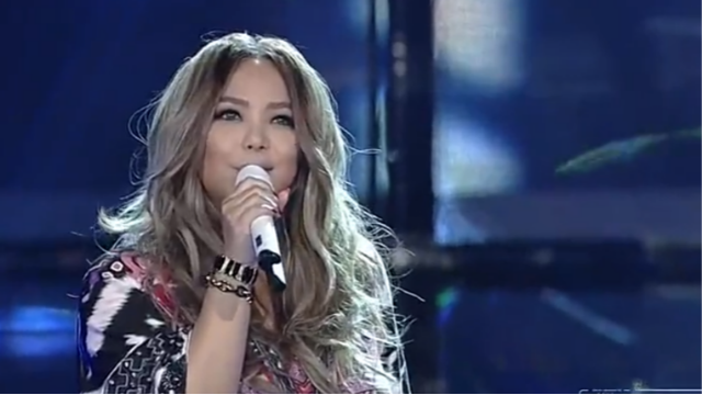 歌曲《我可以抱你吗》,张惠妹深情献唱,沉浸在