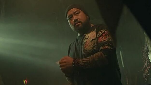 男子住进了拆迁房,刚搬来的邻居,性格有点稀奇