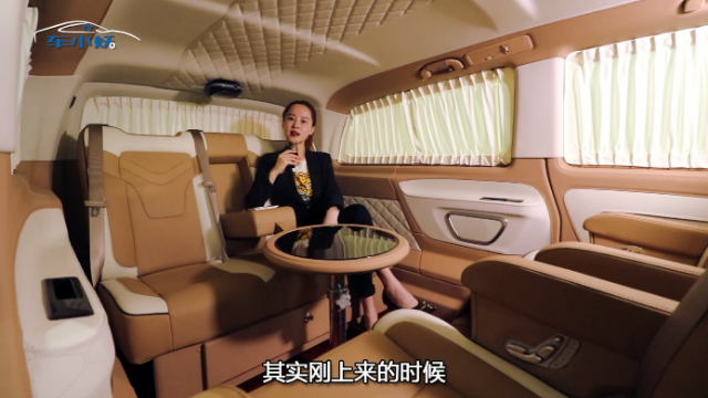 50万的7座奔驰房车，蓝牌国六双人床，落地才埃尔法一半不到