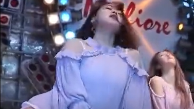 韩国女团大秀热舞！人长得美，身材也超级棒！