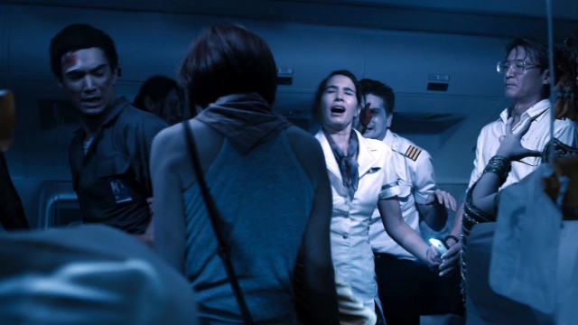 4分钟看完泰国恐怖电影《407猛鬼航班》,机舱