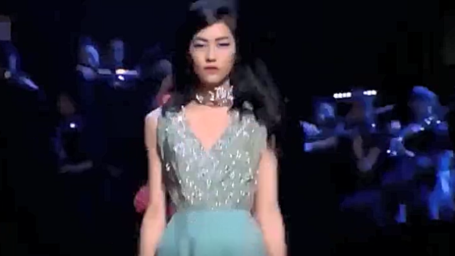 大表姐刘雯的精彩走秀合集，不愧为走秀第一啊！