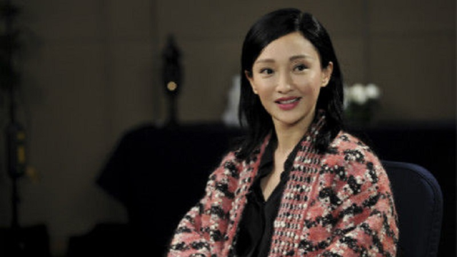 44岁周迅老公身份曝光，是我们熟悉的他，网友惊呼：难怪选他