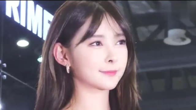 韩国女神柳多妍，不愧最美车模之称，是真的漂亮