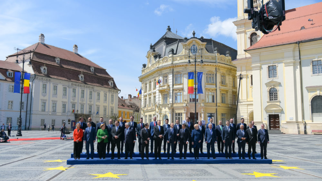 欧盟69岁生日，27国领袖罗马尼亚古城开峰会