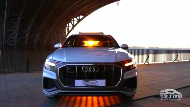 白色外观棕色内饰 全新2019款奥迪Q8实拍  敢说它不帅？