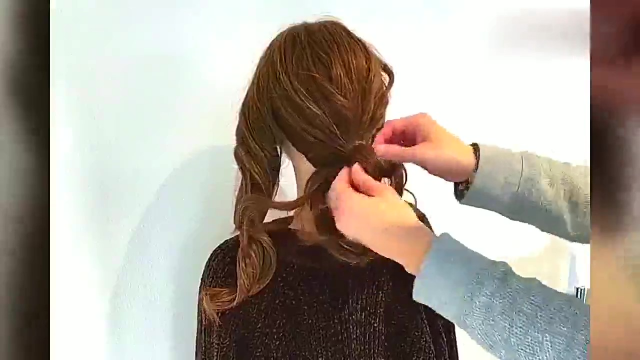 这样的编发发型，简单大方，优雅又时尚