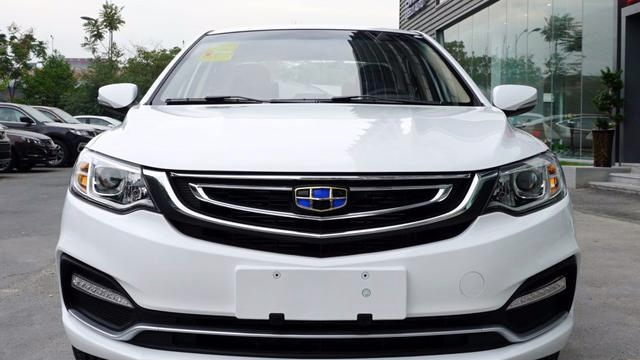 学车小姐姐这波操作真是优秀，哈哈  ！