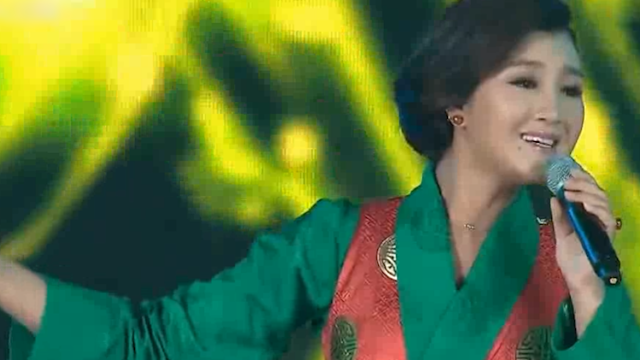 降央卓玛深情演唱《那一天》超级感动,听完一