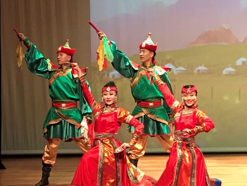 浓浓草原情 亮丽内蒙古 文化旅游专场推介和文艺展演走进新加坡__凤凰网