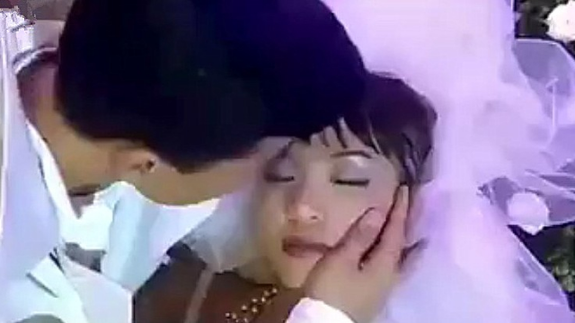 梅艳芳生前最后一场演唱会带病演唱，最后倒在华仔环抱里死去