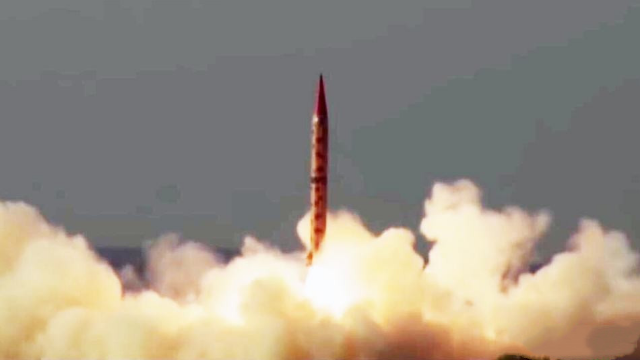 现场：印巴关系紧张之际 巴基斯坦高调试射核导弹