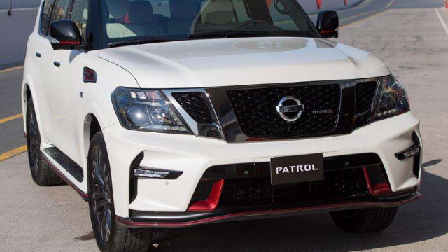 途乐性价比超高车型19年最火SUV看完它还会选酷路泽？