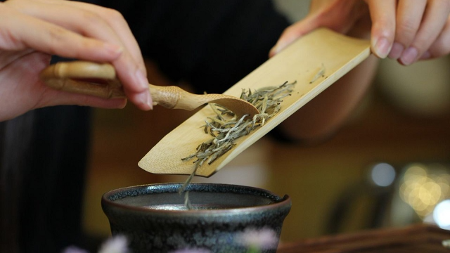冲泡绿茶5个误区不再犯！茶艺师提醒：把握2原则，好喝又养眼
