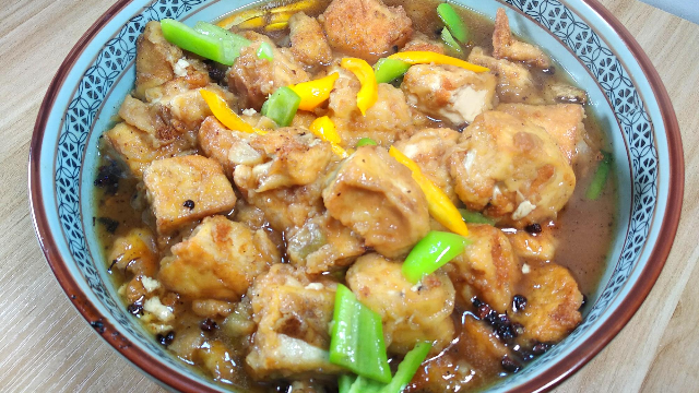 大厨教你做饭店里好吃的炖豆腐，操作简单，非常美味的特色家常菜