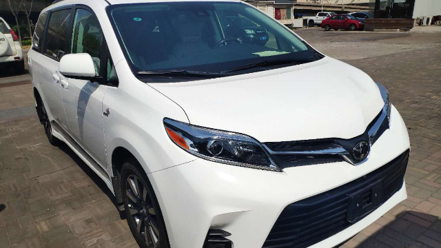 19款丰田塞纳加版四驱LE