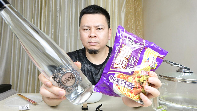 天价矿泉水2900一瓶，这样煮的泡面是不是更好吃？