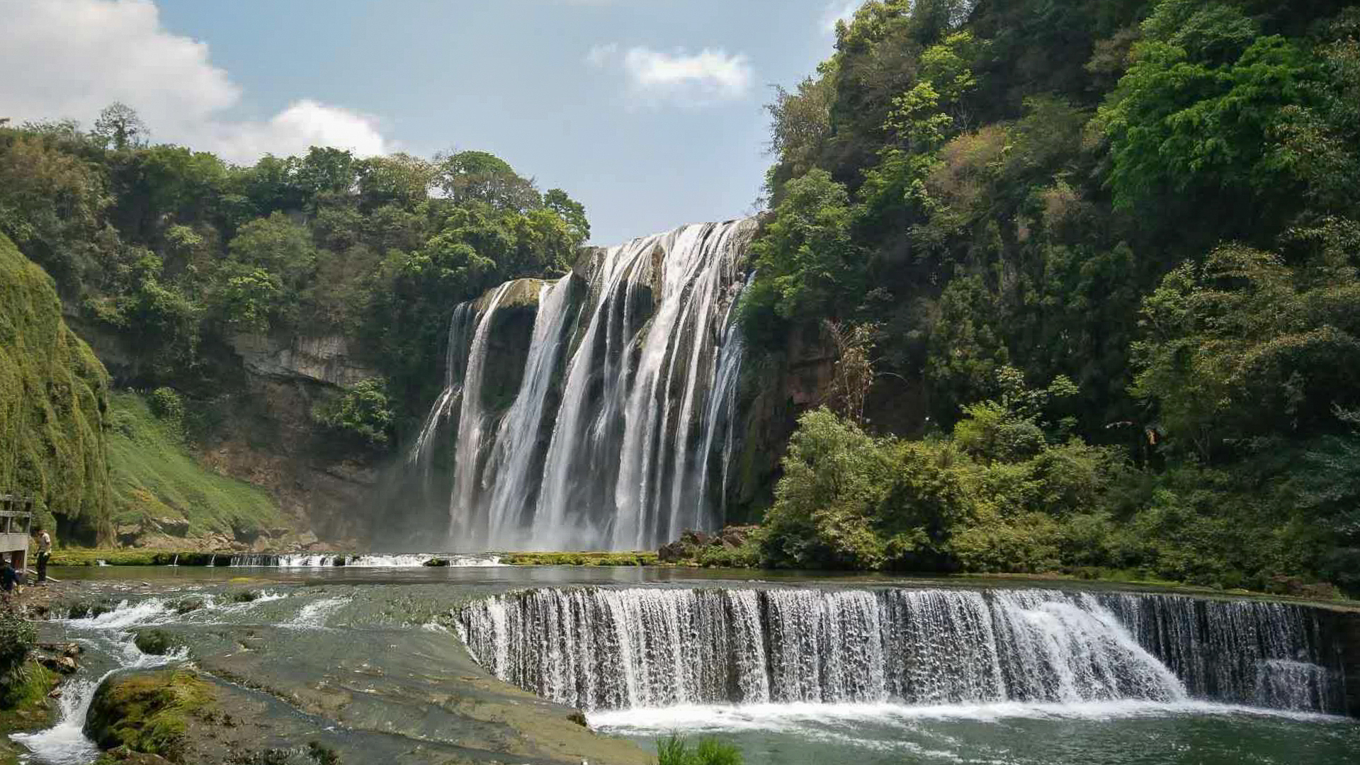 老年人退休后最适合去贵州旅游，风景优美，还不要门票