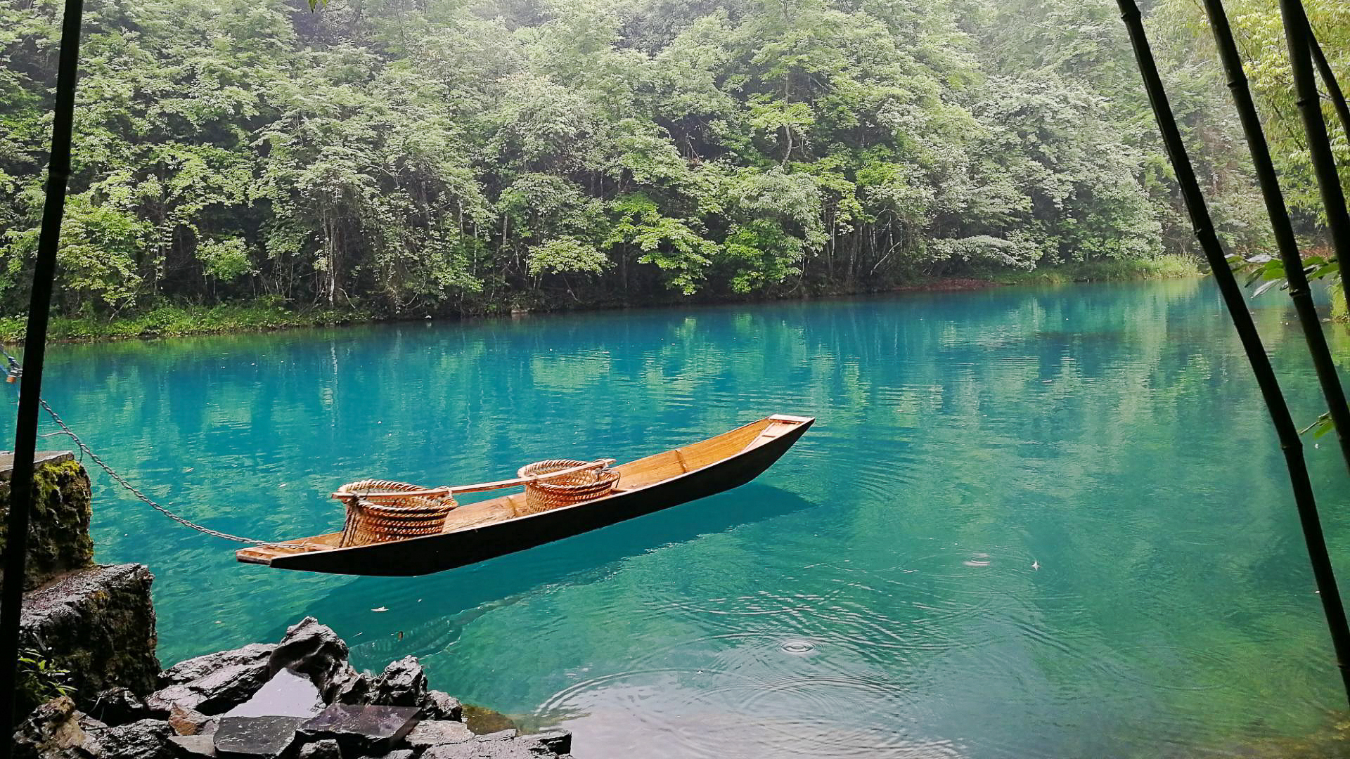 老年人退休后最适合去贵州旅游，风景优美，还不要门票