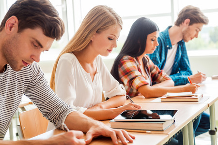 美国留学预科的申请条件有哪些?（美国预科一年多少钱）