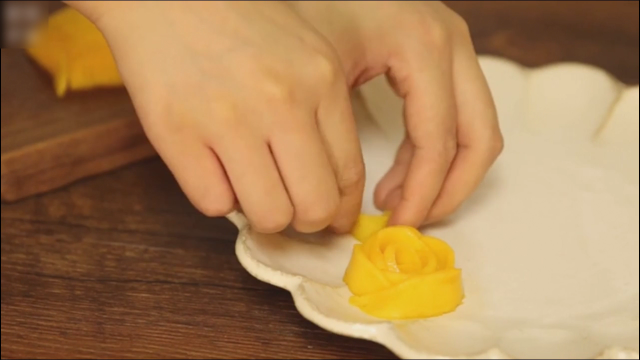 涨姿势！芒果配上香甜的椰汁糯米饭，赞爆了！