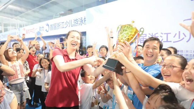 游泳比赛猜成语_看图猜成语(3)