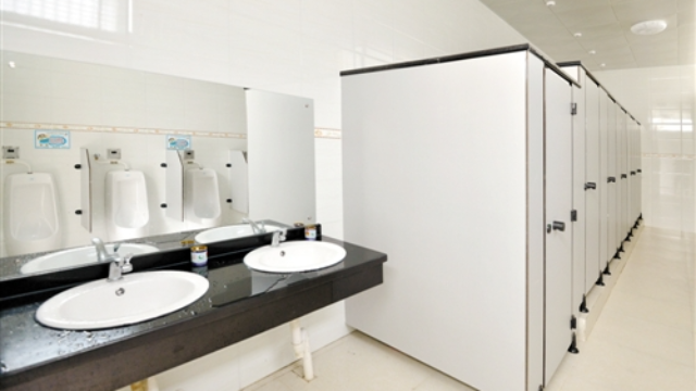 现在的公共厕所都不用冲水了？环保厕所让方便更方便