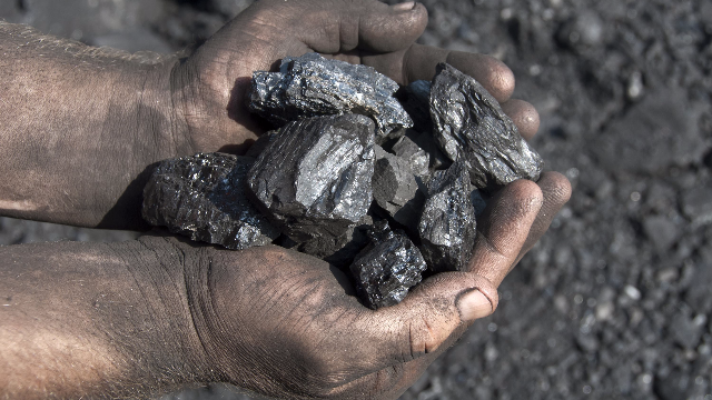中国科学家将煤炭直接变成汽油，年产油品已经达到百万吨！