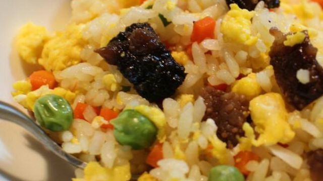在家就可以制作的简单海参料理！海参炒饭！
