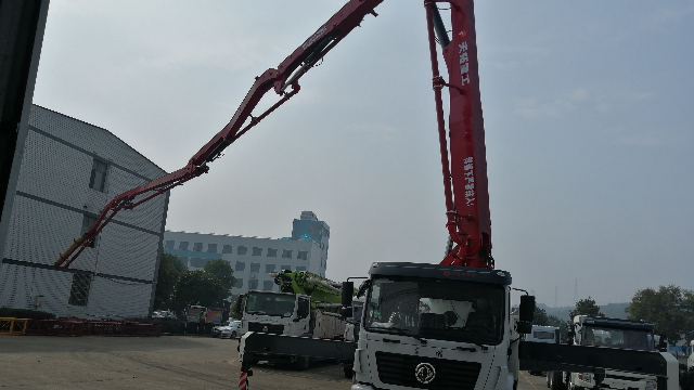 39米混凝土泵车在乡镇打自搅水泥，节省自建房成本
