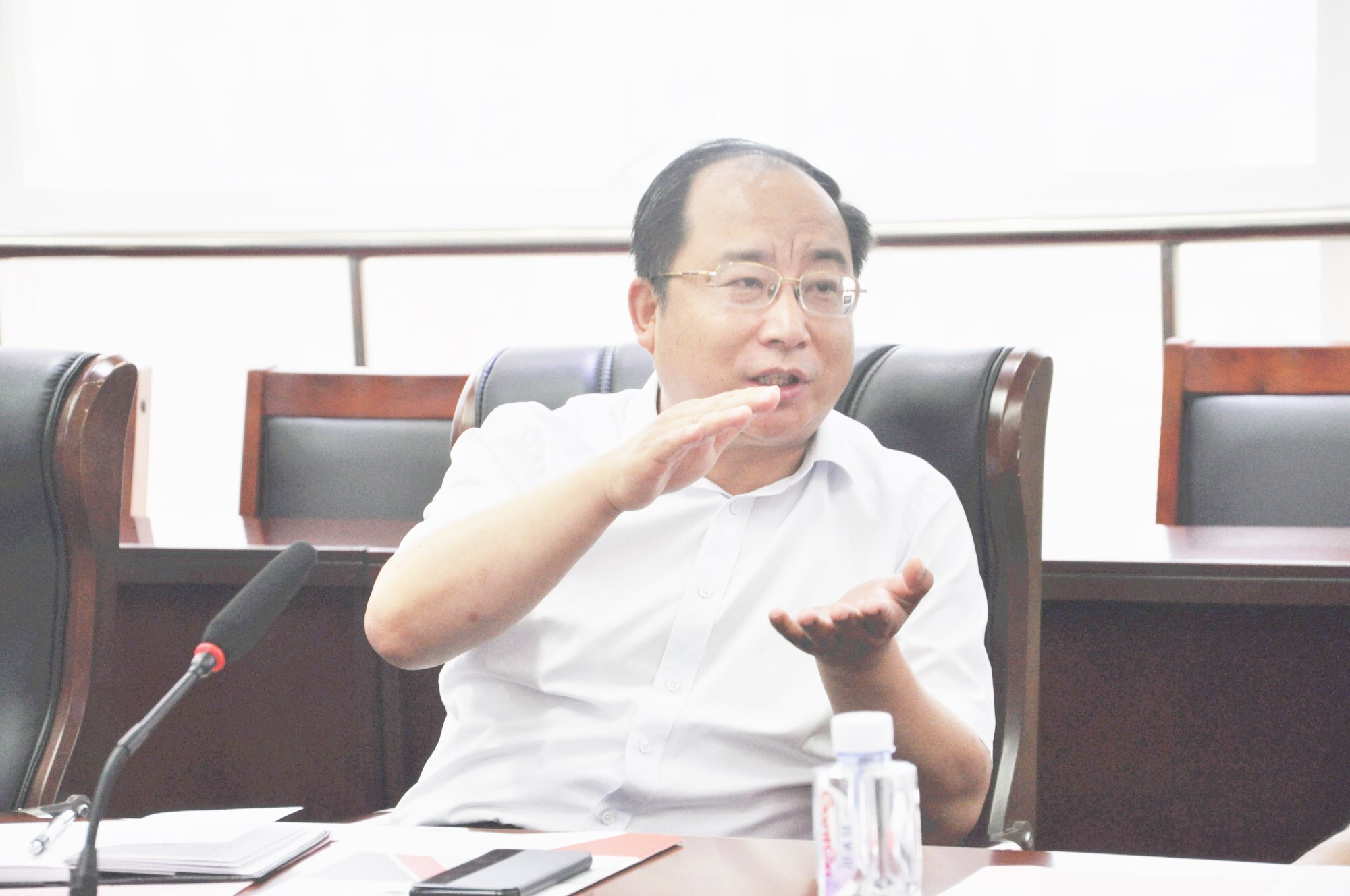 忻州市税务局局长葛忠明一行深入神达集团进行调研