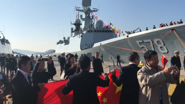 震撼！第一视角：外国人镜头下的中国军舰！太雄壮，漂亮了！