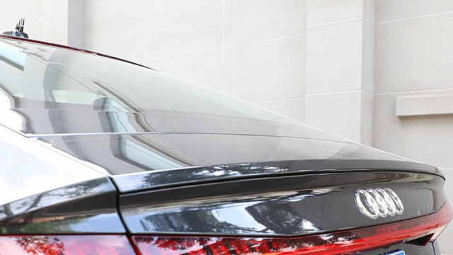 全新一代奥迪A7尾翼演示