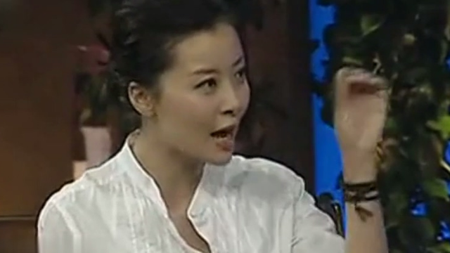 她才是娱乐圈中最低调的女明星，家族背景比韩雪还要显赫.
