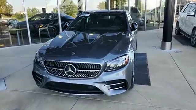 奔驰AMG E53到店实拍 内饰太无敌 要卖95万元