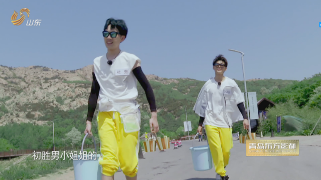 姜赫铭，肚兜挑水累哭，求助初胜男