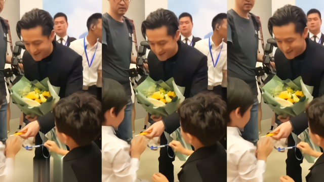 胡歌遇上小孩时的表情让粉丝不淡定了 被催赶紧结婚