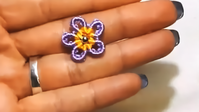 用编绳做一个简单五瓣花，手残党学不会的看过来