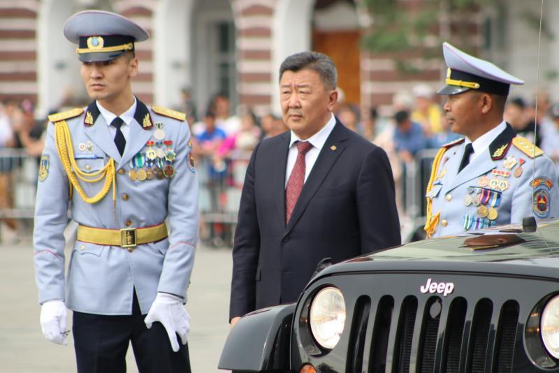 蒙古国在苏赫巴托广场隆重举行国旗日阅兵式