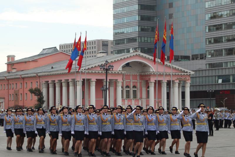 蒙古国在苏赫巴托广场隆重举行国旗日阅兵式