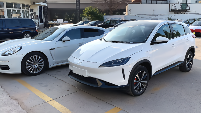 开箱，续航351公里小鹏汽车，实际能跑多少？结果太让我失望了