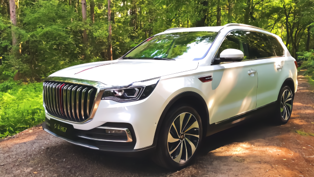 105车评售价40万的C级SUV-红旗HS7能比得上豪华品牌