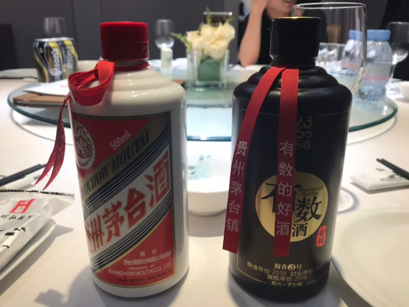 存放15年的茅台酒和茅台15年相比 哪个更好喝呢?