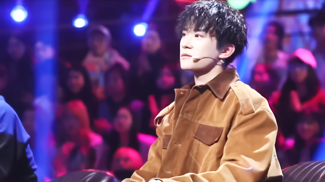 易烊千玺“自降身价”与网红合照？看清内容，网友：我也能！