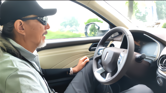 SUV害怕的麋鹿测试 来看看改款新魏派VV6如何通过