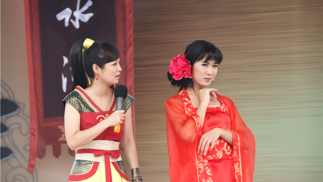 孔雀哥哥化身李逵亮相山东卫视 女装冲关掉水爆笑全场（下）