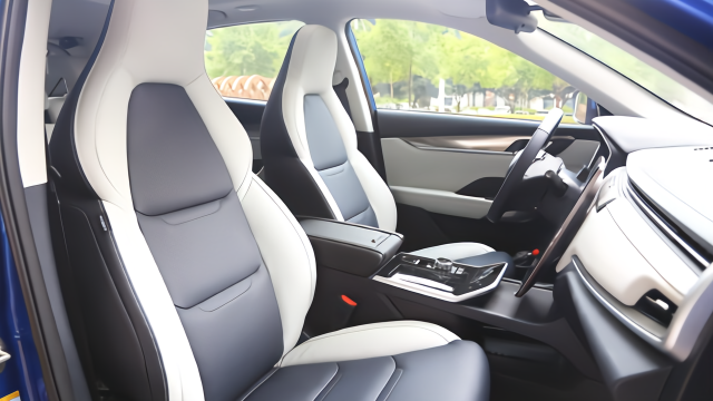 威马EX5的座椅很运动？