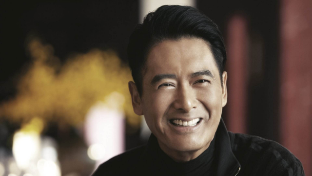 周润发因病去世？葬礼现场照过于悲痛，发嫂回应：呸呸呸