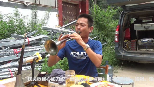 唢呐演奏豫剧《秦雪梅》扶灵柩我心如刀绞，吹的太悲伤了，听哭了